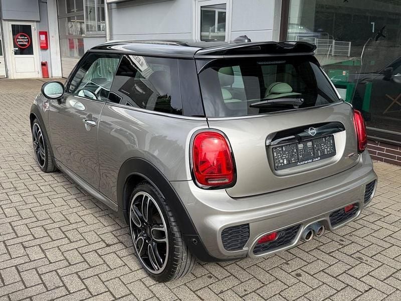 Gebraucht Mini John Cooper Works 231 PS (169 kW) 2019 Melting silver Kleinwagen