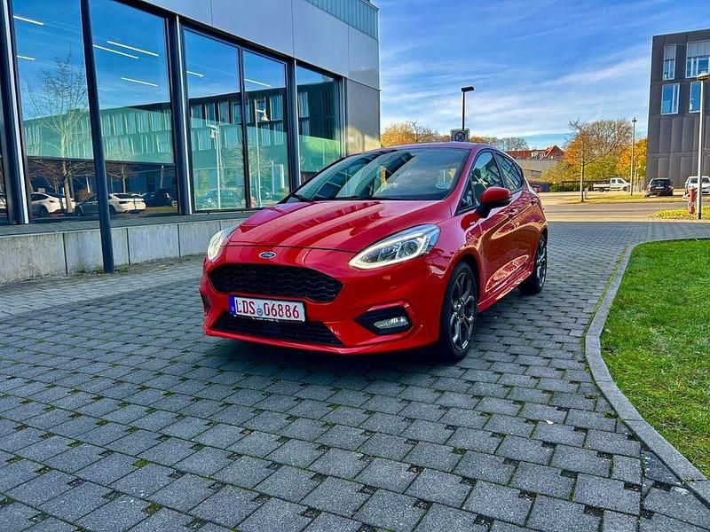Rot Gebraucht 2018 Ford Fiesta ST-Line Limousine | 11.699 € (Guter Preis) - Bild 1/4