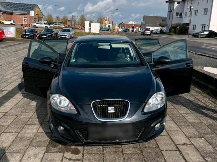 Usata Seat Leon 105 CV (77 kW) 2012 Nero Berlina