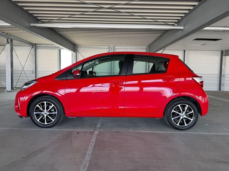 Gebraucht Toyota Yaris 111 PS (81 kW) 2018 Rot Kleinwagen