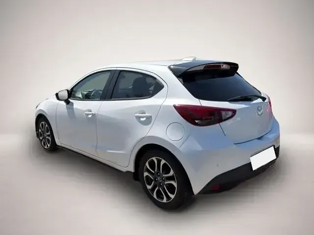 Gebraucht Mazda 2 90 PS (66 kW) 2017 Weiß Limousine