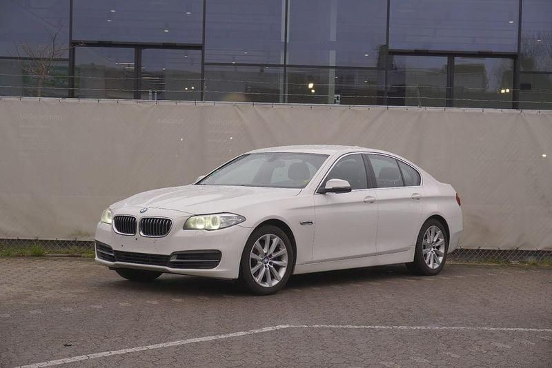 Gebraucht BMW 520 184 PS (135 kW) 2014 Weiß Limousine
