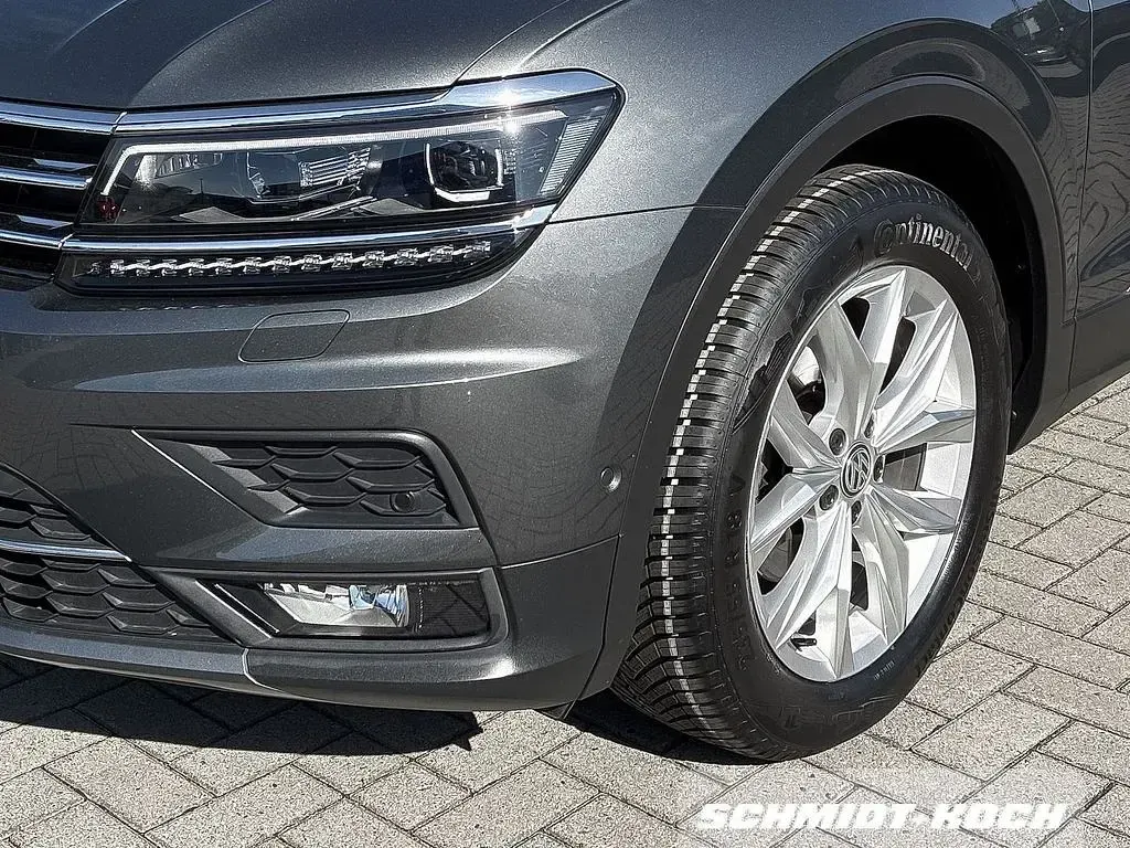 Gebraucht VW Tiguan Highline 150 PS (110 kW) 2020 Grau SUV