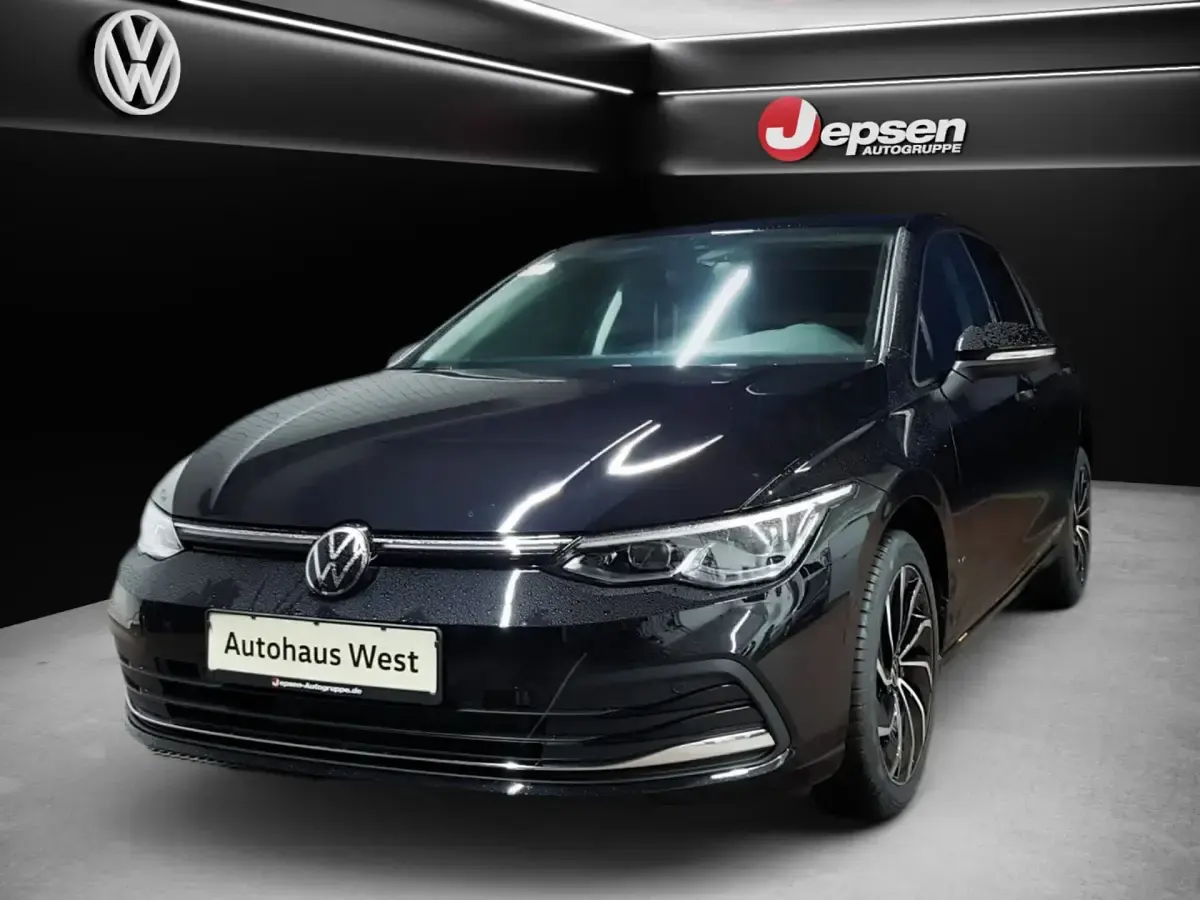Gebraucht VW Golf VIII Move 110 PS (80 kW) 2024 Pure white Limousine