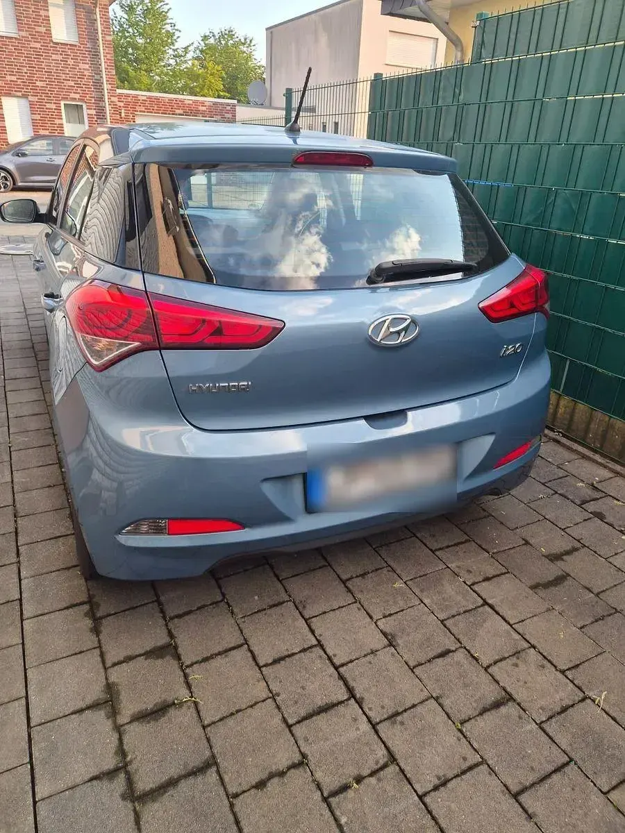 Gebraucht Hyundai i20 YES! Silver 75 PS (55 kW) 2015 Kleinwagen