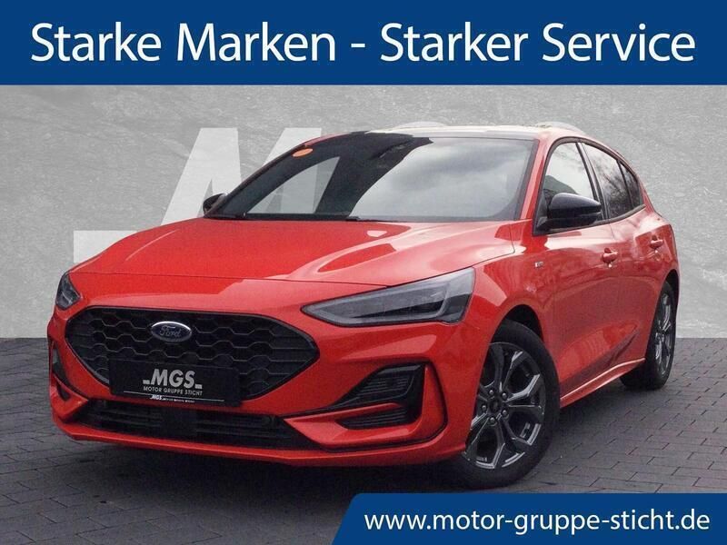 Race red Gebraucht 2024 Ford Focus ST-Line Limousine | 24.990 € (Fairer Preis) - Bild 1/4