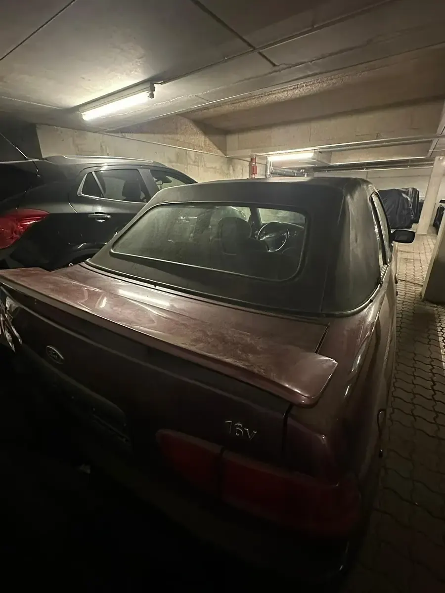 Gebraucht Ford Escort Cabriolet 105 PS (77 kW) 1996 Rot Cabrio