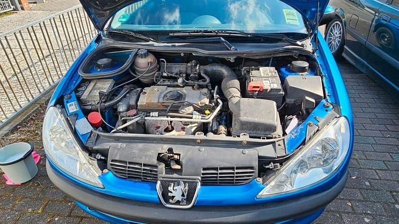 Gebraucht Peugeot 206 S 75 PS (55 kW) 2005 Blau Limousine