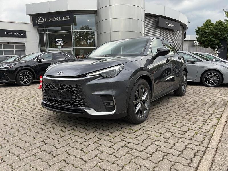 Grau Gebraucht 2024 Lexus LBX SUV | 32.990 € - Bild 1/4