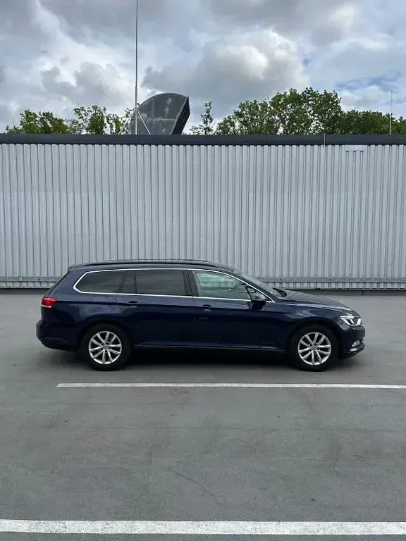 Gebraucht VW Passat Comfortline 150 PS (110 kW) 2016 Blau Kombi