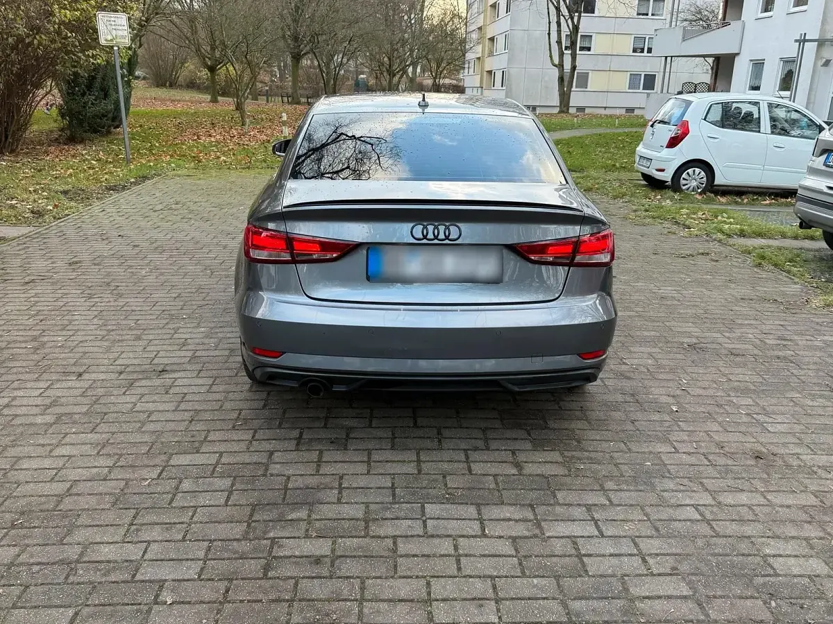 Gebraucht Audi A3 115 PS (84 kW) 2017 Grau Limousine