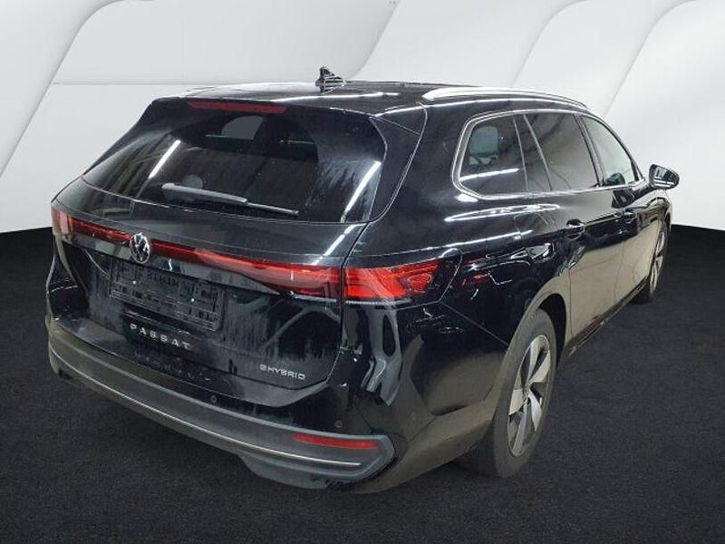 Second-hand VW Passat Business 204 CP (150 kW) 2025 Negru Break