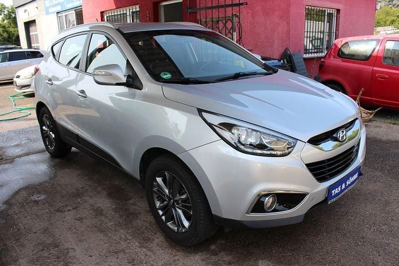Silber Gebraucht 2013 Hyundai ix35 Edition SUV | 7.490 € (Superpreis) - Bild 1/4
