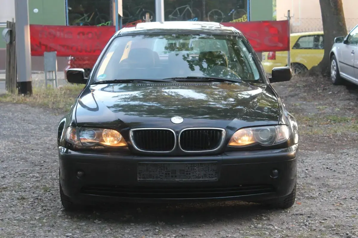 Gebraucht BMW 316 116 PS (85 kW) 2002 Schwarz Limousine