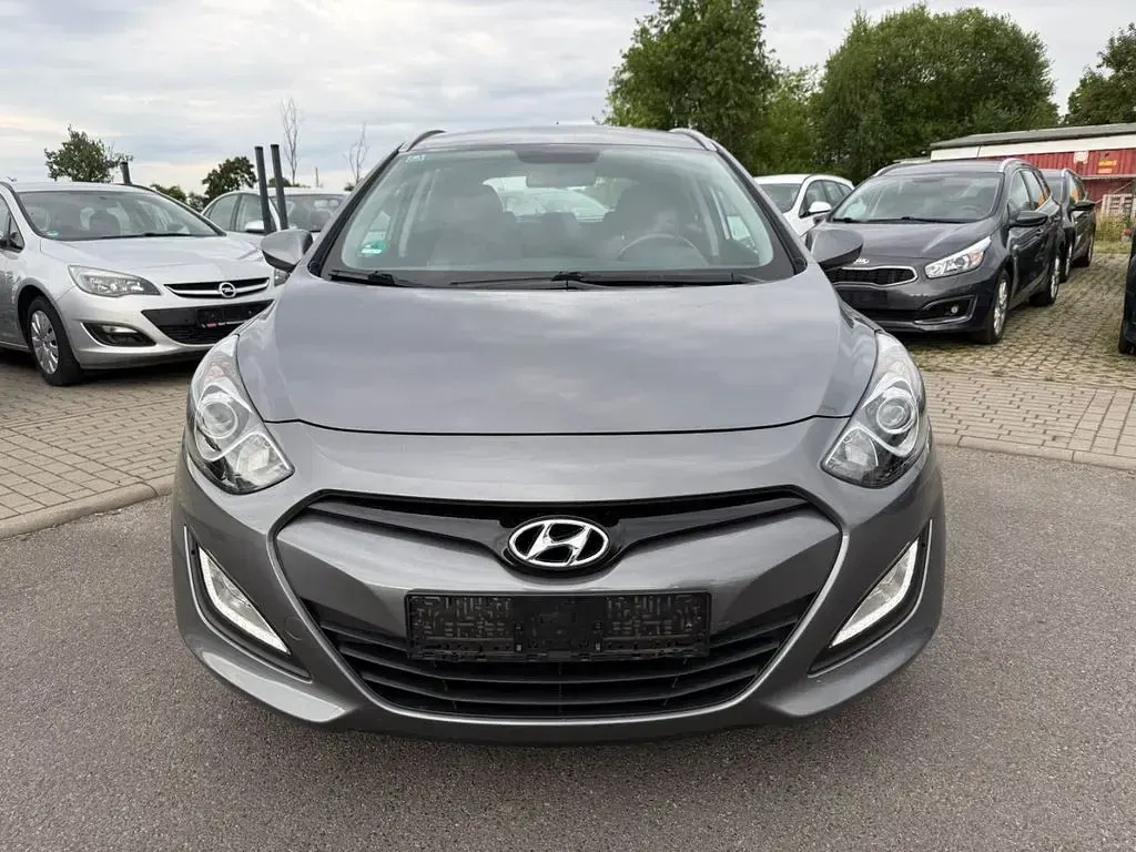 Gebraucht Hyundai i30 135 PS (99 kW) 2013 Grau Limousine