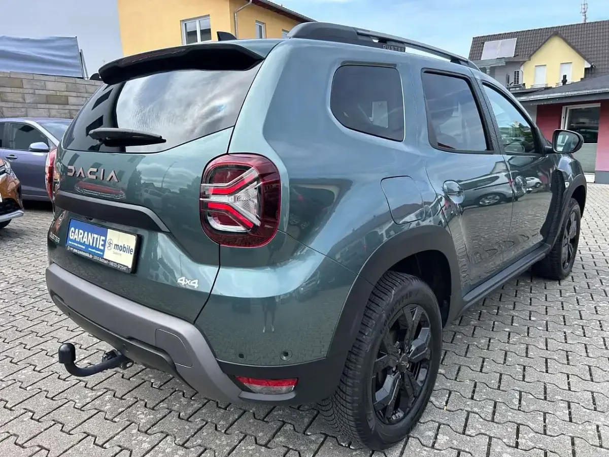 Gebraucht Dacia Duster Extreme 114 PS (83 kW) 2024 Zedergrün SUV