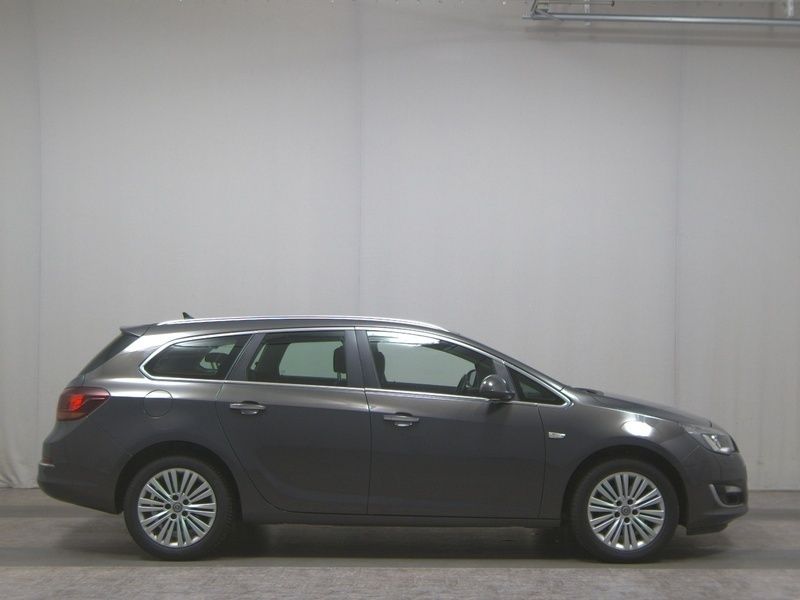 Silber grau metallic Gebraucht 2013 Opel Astra Innovation Kombi | 2.980 € (Guter Preis) - Bild 1/4