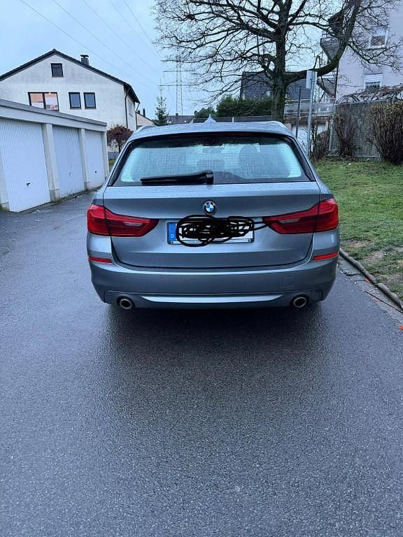 Gebraucht BMW 520 190 PS (139 kW) 2019 Blau Kombi