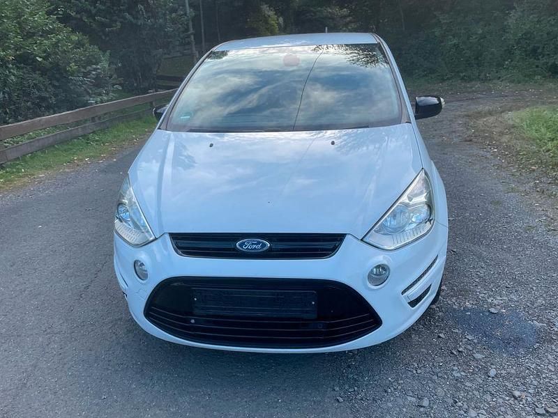 Weiß Gebraucht 2014 Ford S-MAX Business Edition Van / Kleinbus | 8.900 € (Teuer) - Bild 1/4