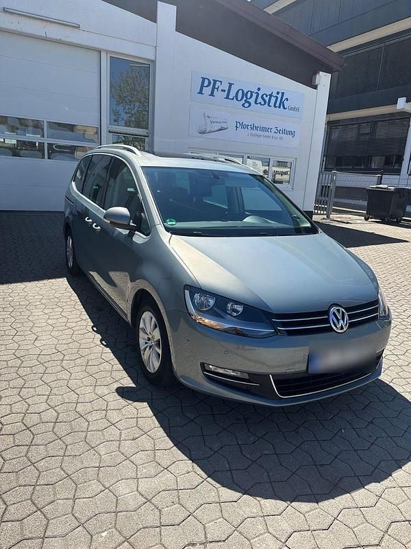 Grau Gebraucht 2010 VW Sharan Highline Van / Kleinbus | 9.999 € (Fairer Preis) - Bild 1/4
