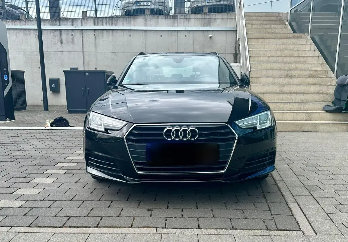 Używany Audi A4 Ambiente 150 KM (110 kW) 2016 Czarny Kombi