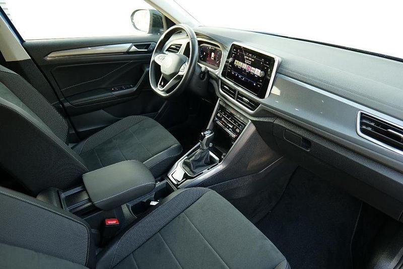 Gebraucht VW T-Roc Style 150 PS (110 kW) 2022 Ravennablau metallic SUV