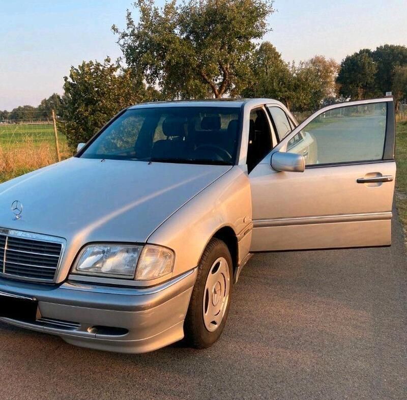 Silber Gebraucht 2000 Mercedes C180 Elegance Limousine | 3.000 € (Fairer Preis) - Bild 1/4