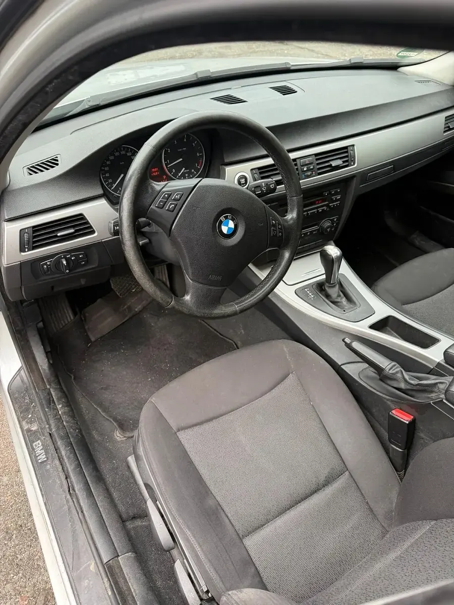 Gebraucht BMW 320 150 PS (110 kW) 2005 Silber Limousine