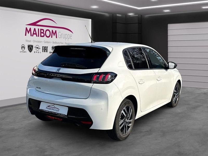 Gebraucht Peugeot 208 101 PS (74 kW) 2023 Weiß Kleinwagen