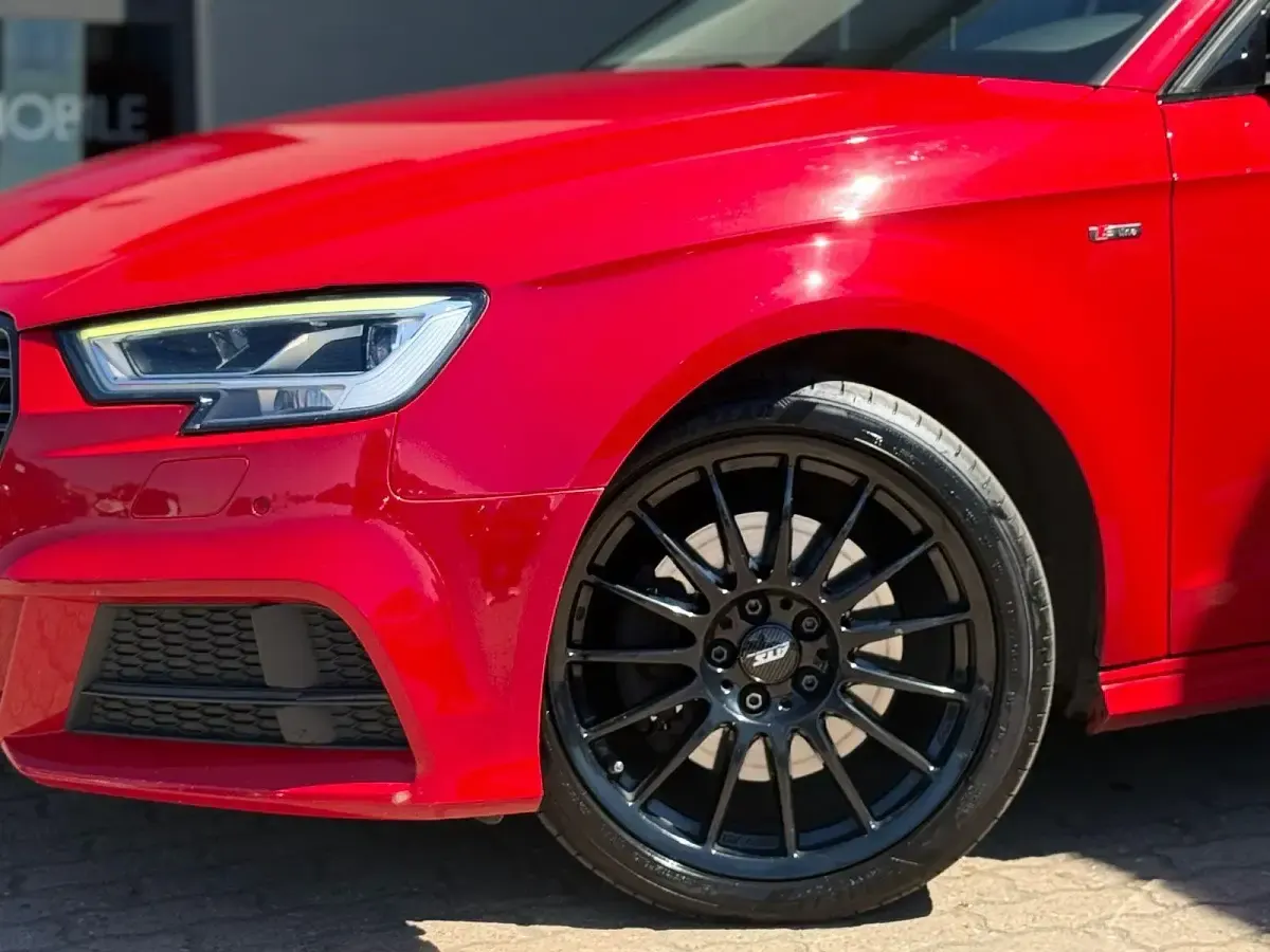Gebraucht Audi A3 S-Line 150 PS (110 kW) 2019 Rot Limousine