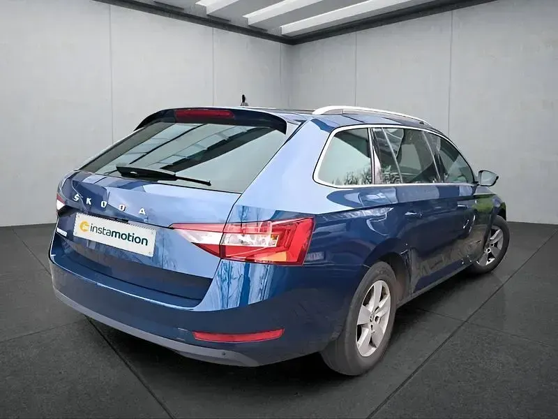 Gebraucht Skoda Superb 150 PS (110 kW) 2022 Blau Kombi