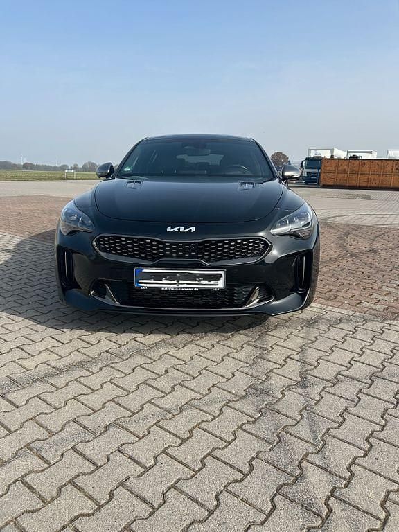 Gebraucht Kia Stinger GT 366 PS (269 kW) 2023 Schwarz Kleinwagen