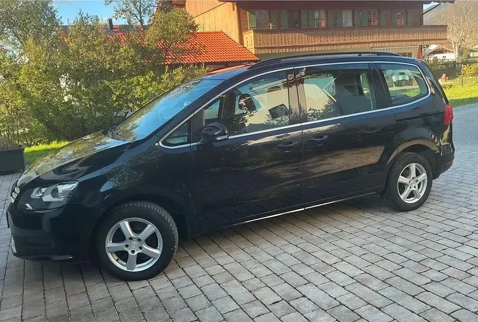 Gebraucht VW Sharan Comfortline 140 PS (102 kW) 2012 Schwarz Van / Kleinbus