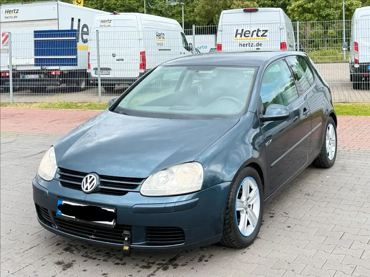 Używany VW Golf 125 KM (91 kW) 2005 Czarny Coupe