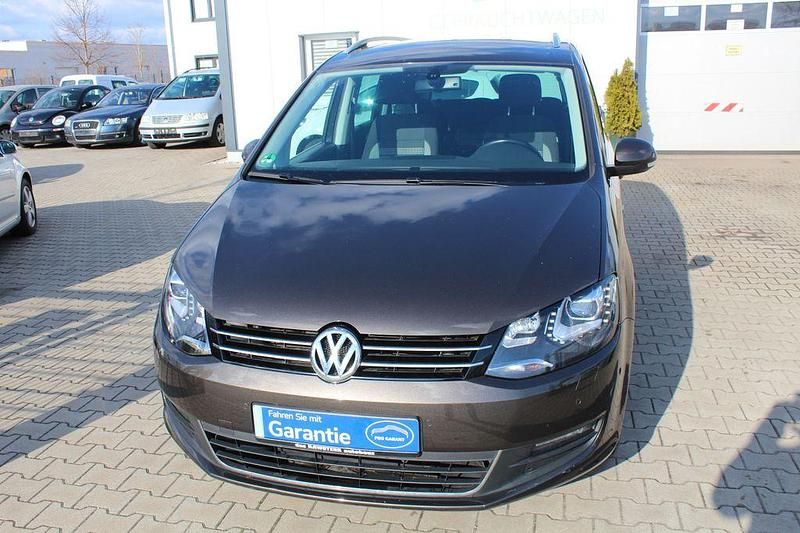 Gebraucht VW Sharan Life 140 PS (102 kW) 2014 Schwarz Van / Kleinbus