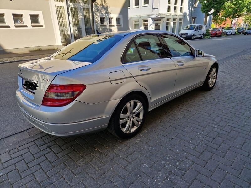 Silber Gebraucht 2011 Mercedes C180 Limousine | 6.450 € - Bild 1/4
