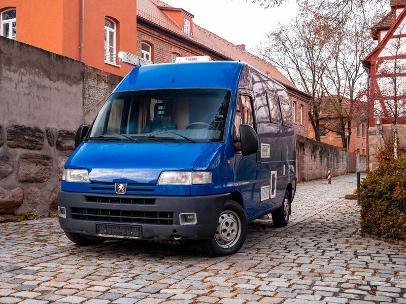 Blau Gebraucht 2001 Peugeot Boxer Van | 7.500 € - Bild 1/4