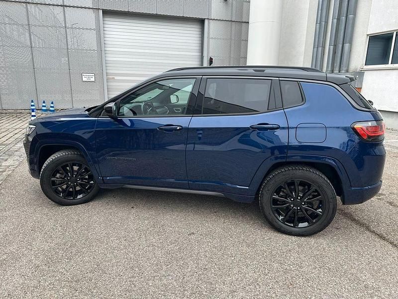 Second-hand Jeep Compass 179 CP (131 kW) 2022 Albastru SUV