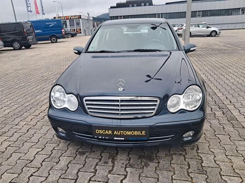 Schwarz Gebraucht 2004 Mercedes C220 Limousine | 1.200 € (Superpreis) - Bild 1/4