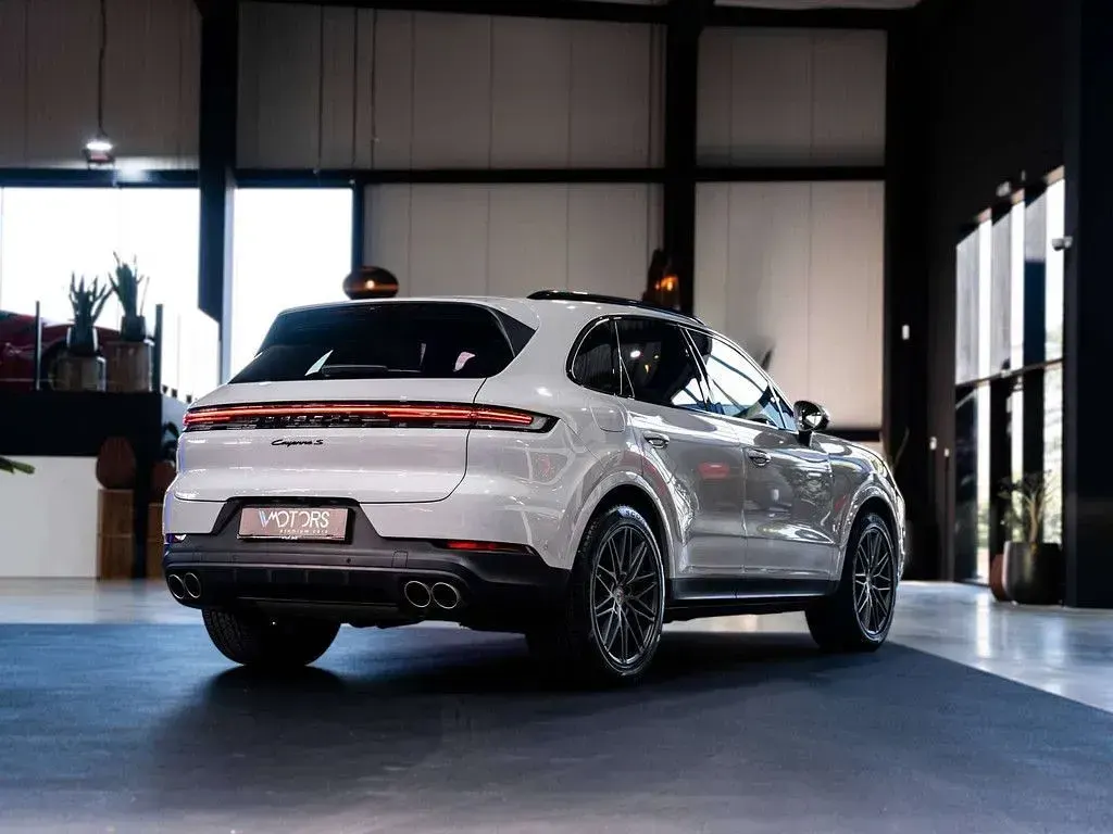 Gebraucht Porsche Cayenne 475 PS (349 kW) 2023 Grau SUV