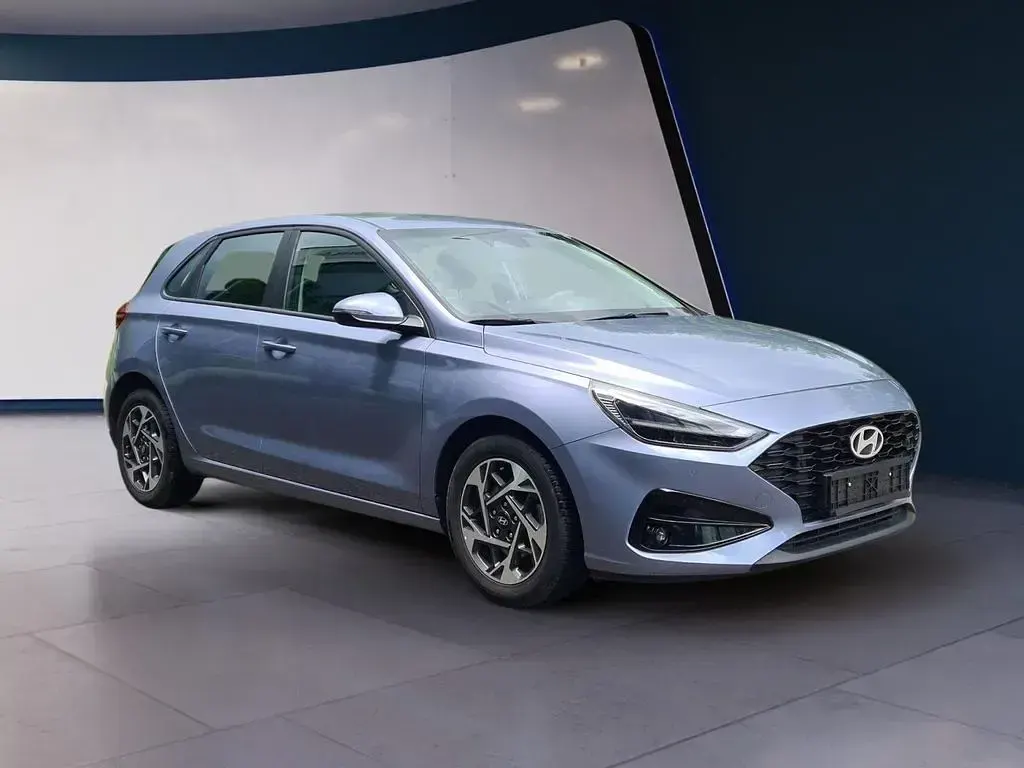 Gebraucht Hyundai i30 Advantage 101 PS (74 kW) 2024 Blau Limousine