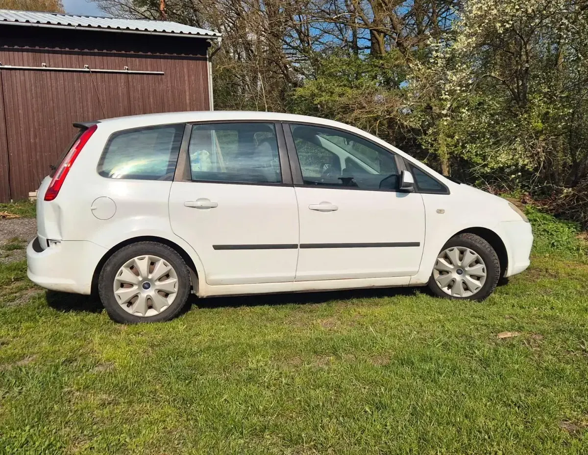 Używany Ford C-MAX Ambiente 90 KM (66 kW) 2010 Biały Minivan
