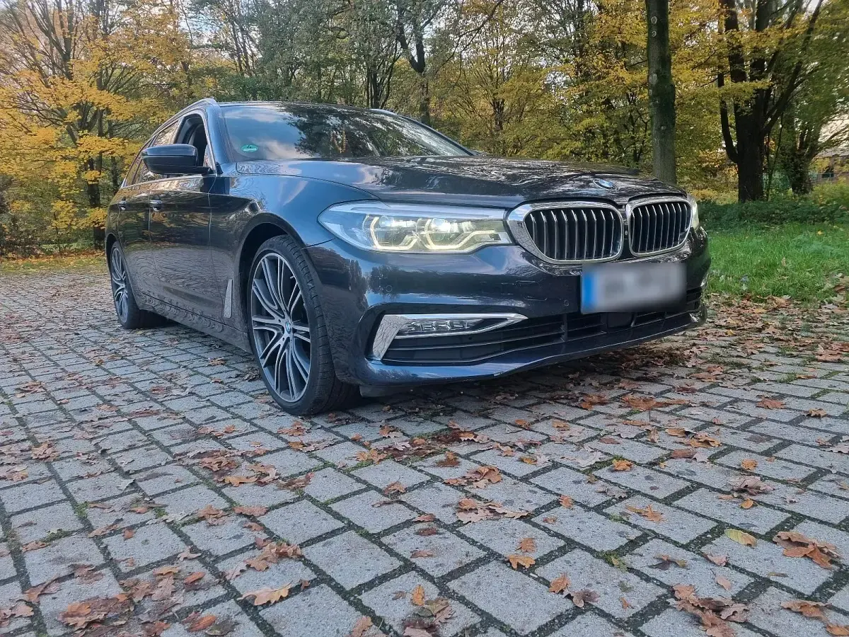 Gebraucht BMW 530 Executive 268 PS (197 kW) 2018 Blau Kombi