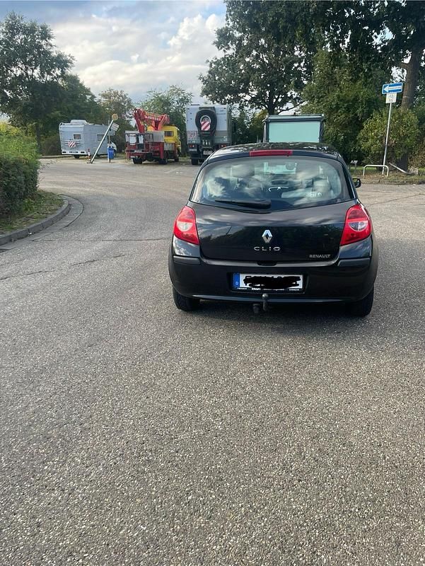 Gebraucht Renault Clio II 65 PS (47 kW) 2007 Schwarz Limousine