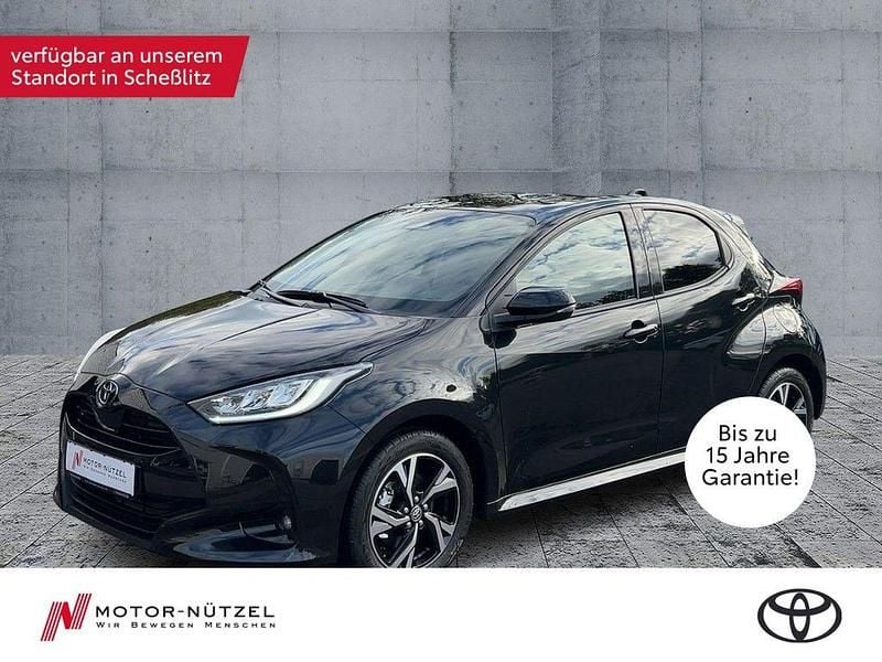 Schwarz Neu 2025 Toyota Yaris Hybrid Comfort Limousine | 25.490 € (Fairer Preis) - Bild 1/4