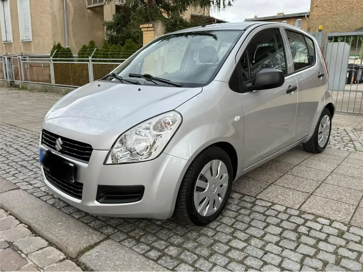 Gebraucht Suzuki Splash 65 PS (47 kW) 2009 Silber Kleinwagen