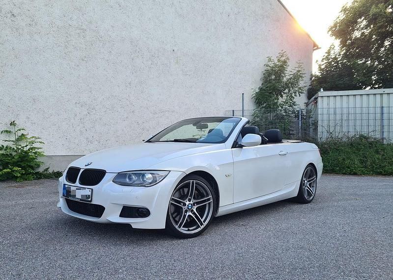 Weiß Gebraucht 2011 BMW 335 Cabriolet M Performance Cabrio | 20.990 € (Fairer Preis) - Bild 1/4
