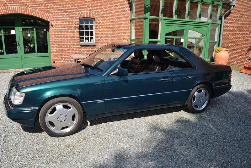 Grün Gebraucht 1996 Mercedes 220 | 22.500 € (Teuer) - Bild 1/4