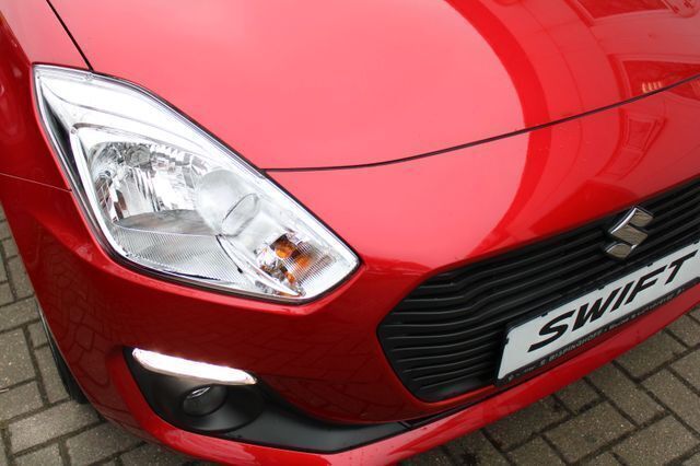 Gebraucht Suzuki Swift Comfort 90 PS (66 kW) 2018 Rot Kleinwagen