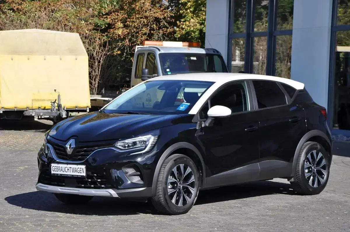 Używany Renault Captur Evolution 91 KM (66 kW) 2023 Biały SUV